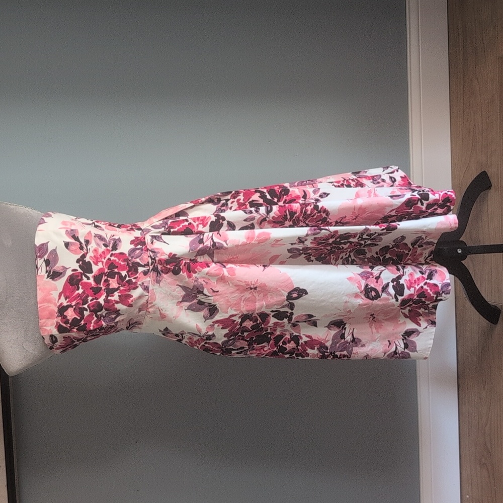 WHBM Floral Dress 8 - Picture 2 of 14